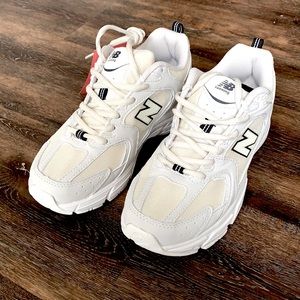 Cream New Balance 530